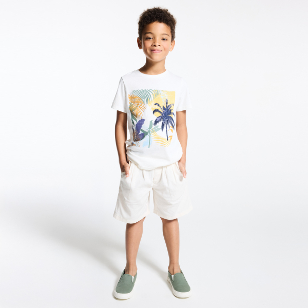 تي شيرت أبيض بأكمام قصيرة بنقش أشجار النخيل للأولاد